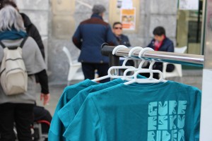 gure esku dago kamisetak