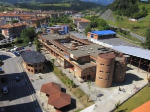 Markina-Xemeingo Eskola Publikoaren ikuspegia goitik ikusita. Argazkia: Markina-Xemeingo Eskola Publikoa