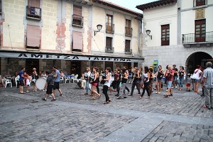 Akordeoi jotzaileak kalejiran