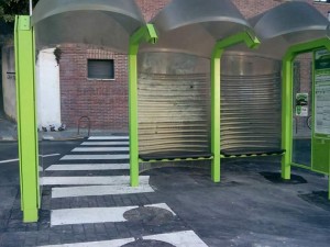 Ondarroako Kamiñazpiko autobus geltokia, berrituta.