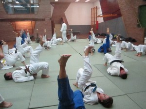 Artibai Judo Taldeko kideak, entrenatzen.