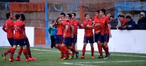 Aurrerako jokalariak gol bat ospatzen