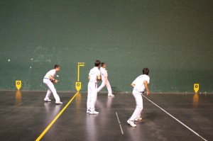 Markina-Xemeingo taldea Euskal Herriko Herriarteko Eskupilota Txapelketa jokatzen. Argazkia: Eneritz Albizu /Urola Kostako Hitza