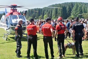 Ertzainak salbamenduko erakusketa bat egiten