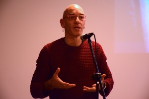 Mikel Etxaburu berbetan, ekitaldi bukaeran