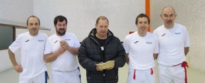 Foster, Jaunarena, Izarra, Orbea eta Arrate, atzoko bigarren partida jokatu aurretik. Argazkia: Julian Arrate