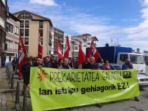 LAB-ek deituta, atzo Lekeition egin zen manifestazioa. Argazkia: LAB