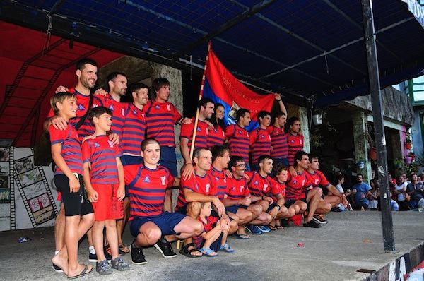 Ondarroa Arraun Elkarteko arraunlariak, Ondarroako banderagaz