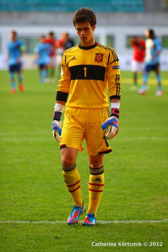Kepa Arrizabalaga selekzioko ekipazioa soinean