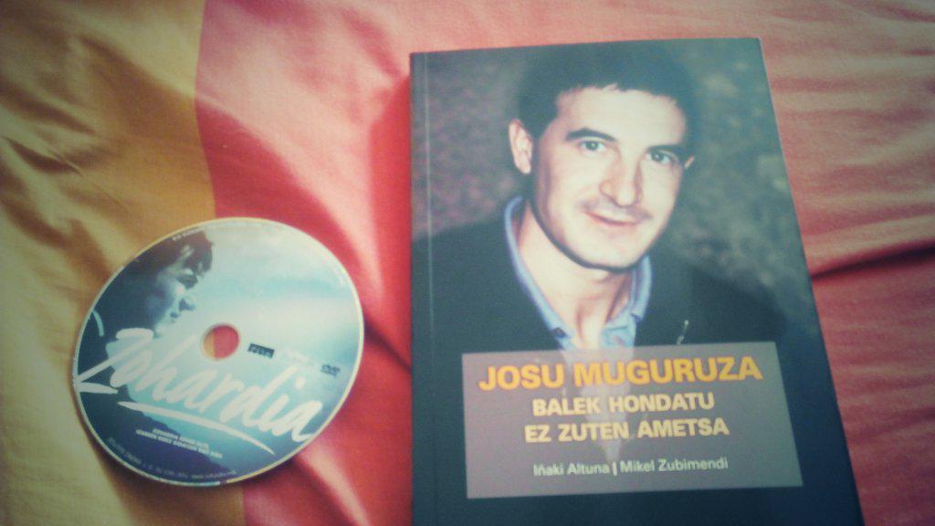 Zohardia dokumentalaren DVDa eta Josu Muguruzuaren inguruko liburua