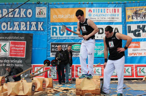 Ugaitz Mugertza eta Aitzol Atutxa aizkoran