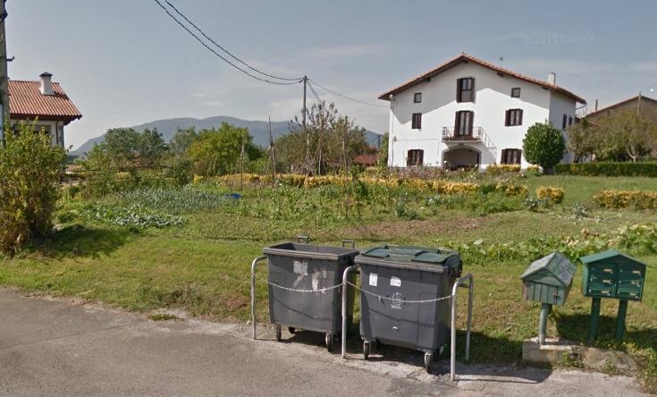 Edukiontziak eskualdean. Argazkia: Lea-Artibaiko Eguzki