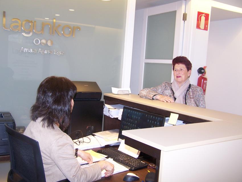 Ondarroako aholkularitza entitate bat, baezero baten eskaaerari erantzuten.