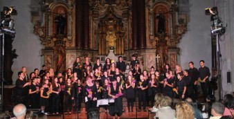 Unanue kamara korala eta Gernika-Lumoko Gaudeamus, Damen kantak ikuskizunean.