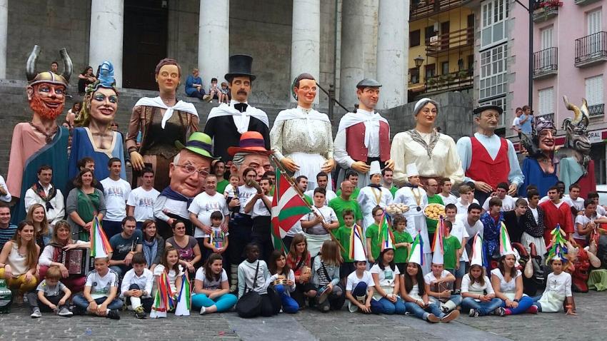 Mutrikuko Erraldoien eta buruhandien II. topaketa