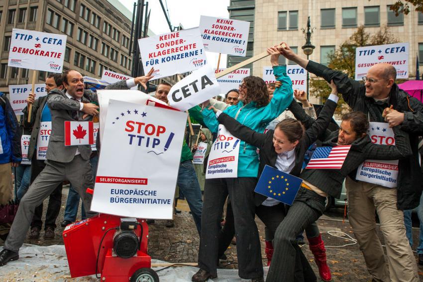 TTIP:CETA itunen aurkako mobilizazio bat. Argazkia: slowfood.com