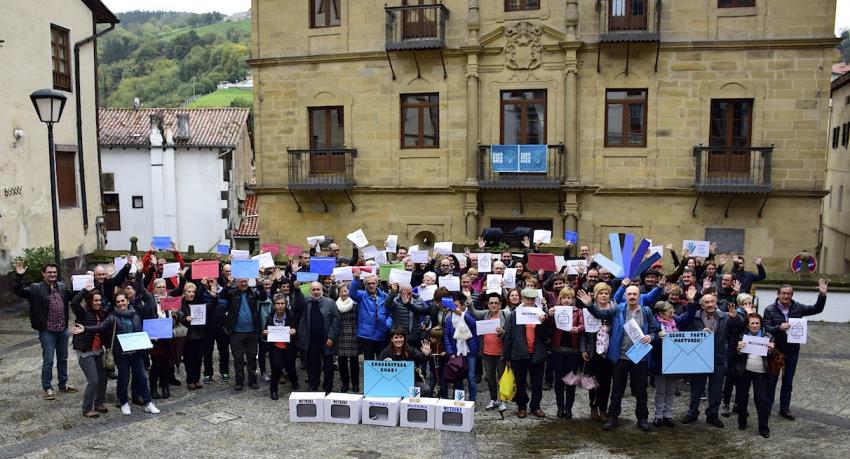 Mutrikuarrak sinadura bilketarako deia egiten