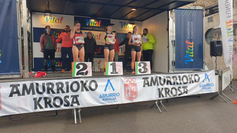 2023ko Amurrioko Kroseko 20 urtez azpiko emakumezkoen lasterketa Izaro Aranburu aulestiarrak irabazi du. Argazkia: Durango Kirol Taldea.