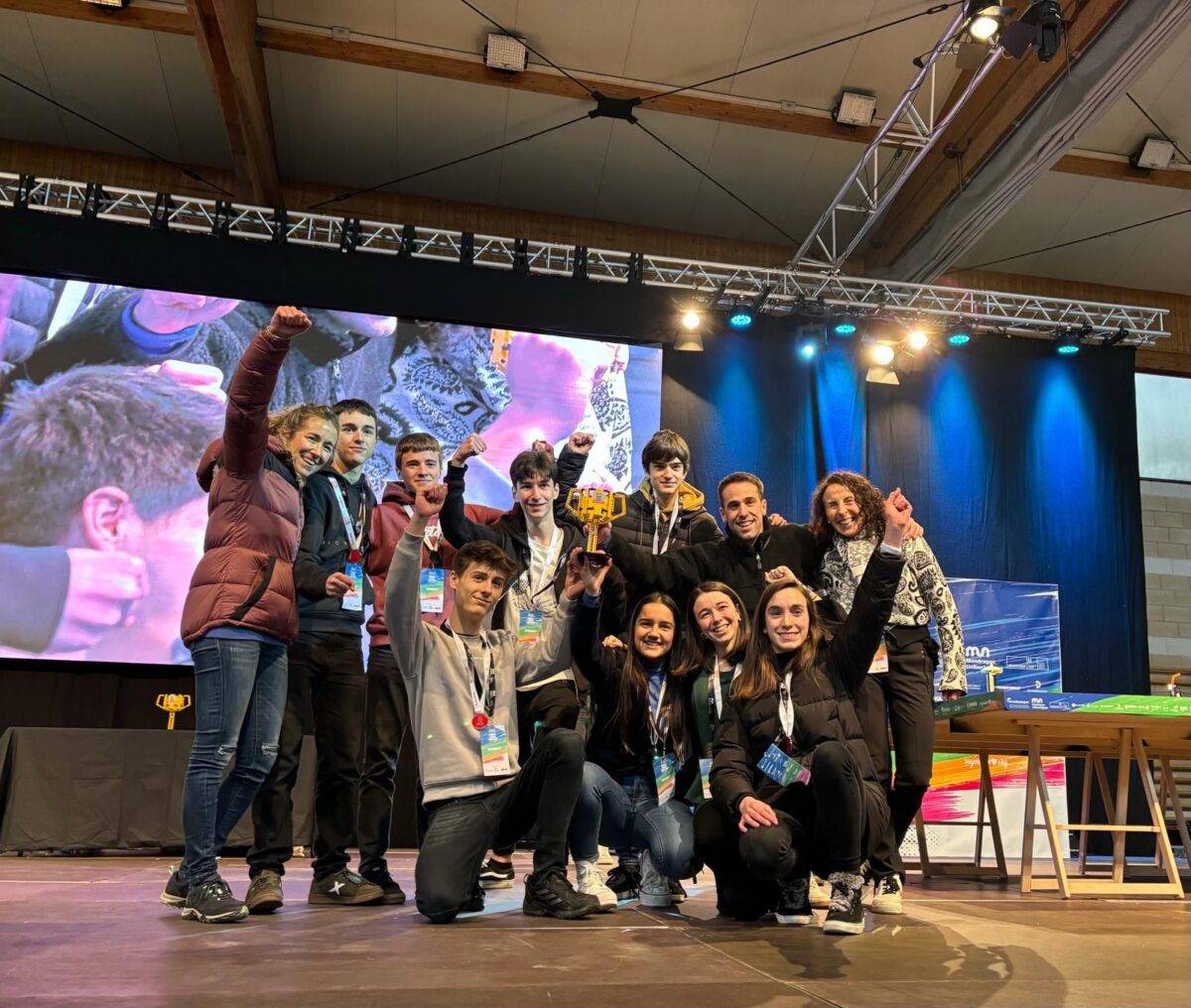 Markina-Xemeingo Berakruz Ikastolako ikasleek First Lego League txapelketan bi sari irabazi dituzte. Argazkia: Berakruz Ikastola.