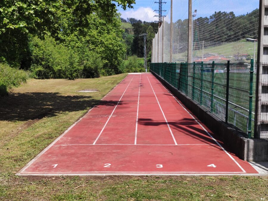 Barroetako atletismo pista konpondu du Markina-Xemeingo Udalak. Argazkia: Markina-Xemeingo Udala.