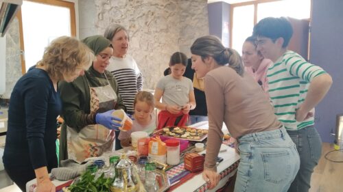 Sukaldaritza jardunaldia egin dute Markina-Xemeinen. Argazkia: Ongi Etorri Errefuxiatuak.