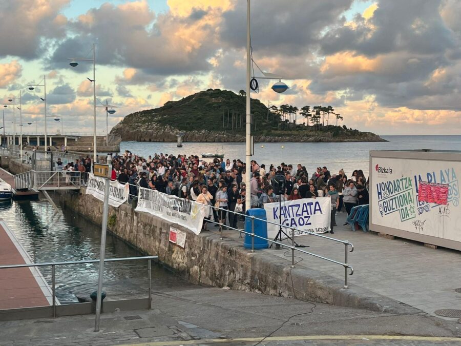 Lekittoko Txosna Batzordearen elkarretaratzea 2024ko jaietako erasoen harira