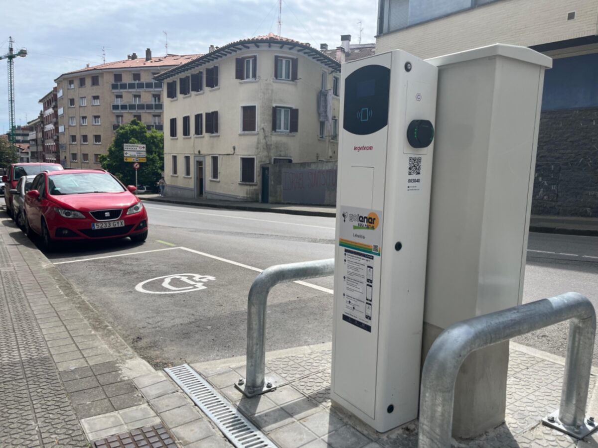 Kotxe elektrikoen kargagailua, Lekeition