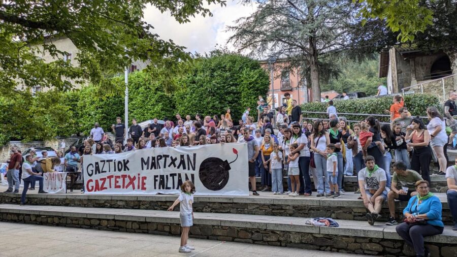 Etxebarriko Gazte Asanblada. Gaztetxearen aldeko elkarretaratzea
