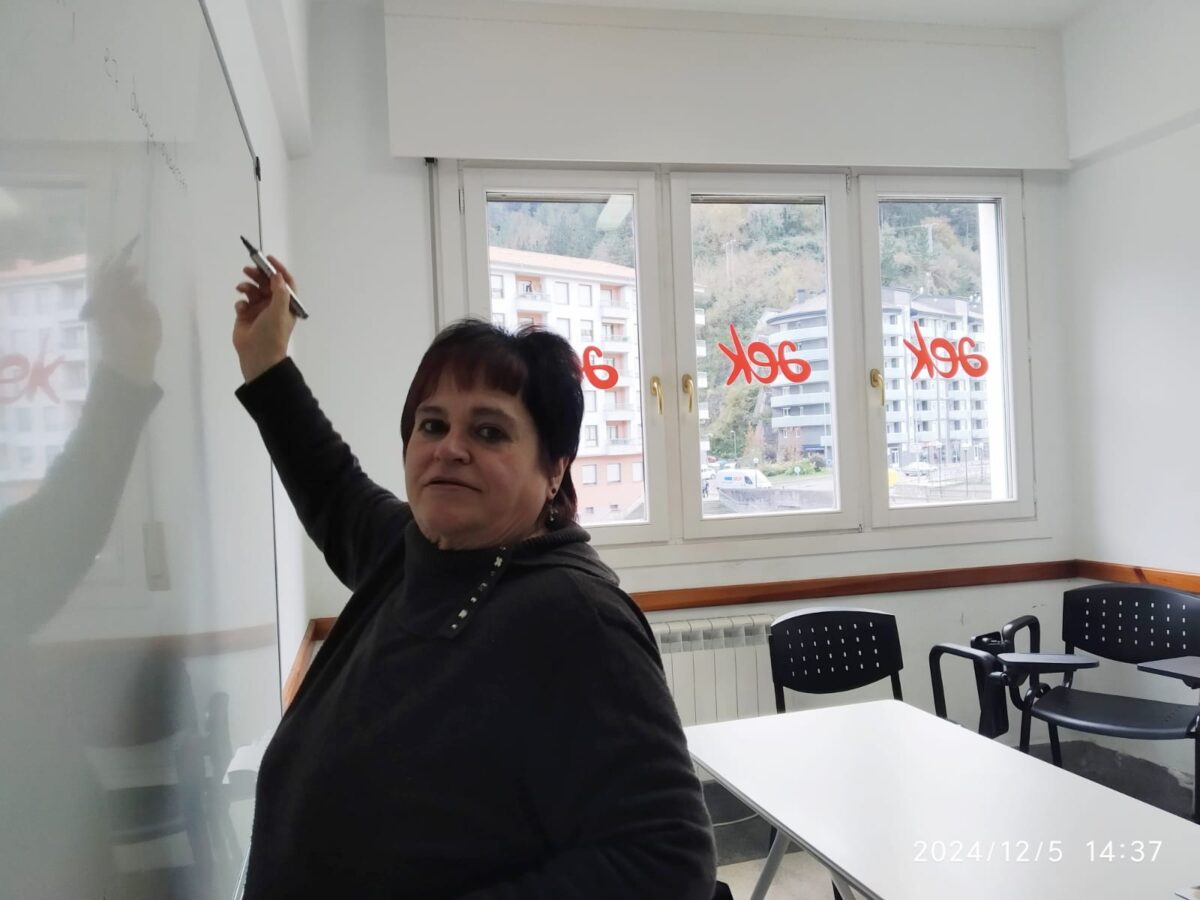 Emakumeak Lerroburura