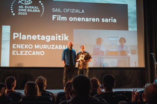 Eneko Muruzabal Elezkano saria jasotzen