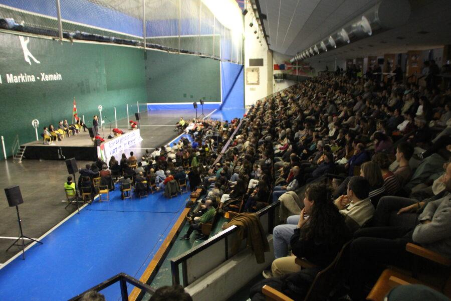 Kontzezio Eguneko bertso jaialdia