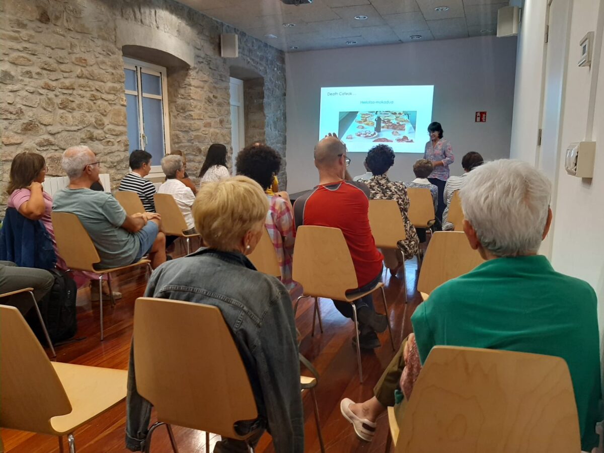 hil arte bizi hitzaldia