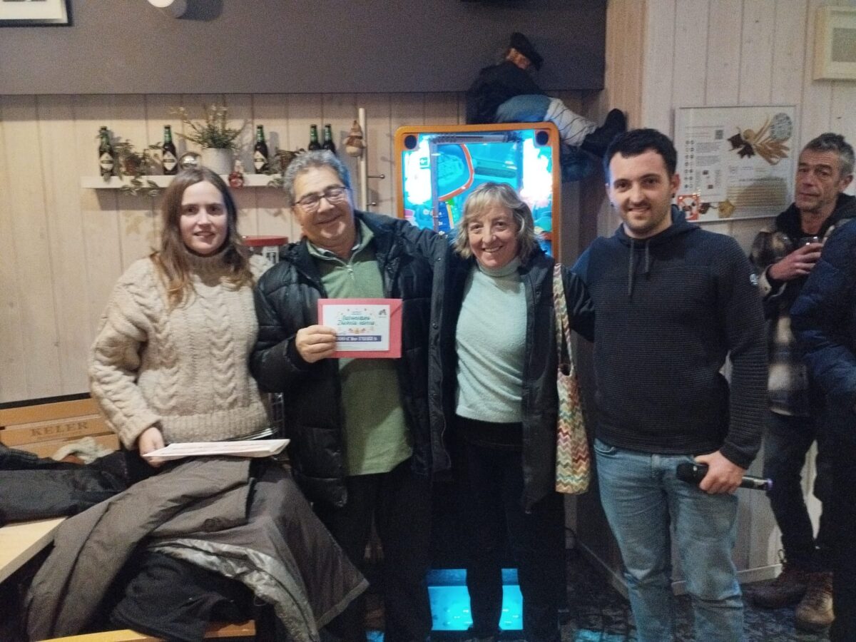 Hemen Be Bai merkatari elkartearen Gabonetako zozketa.