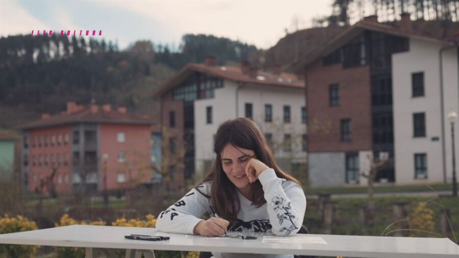 Patricia Etxegarai (Lesaka) Ziortza-Bolibarren egon da Geuretik Sortuak bekaren baitan.