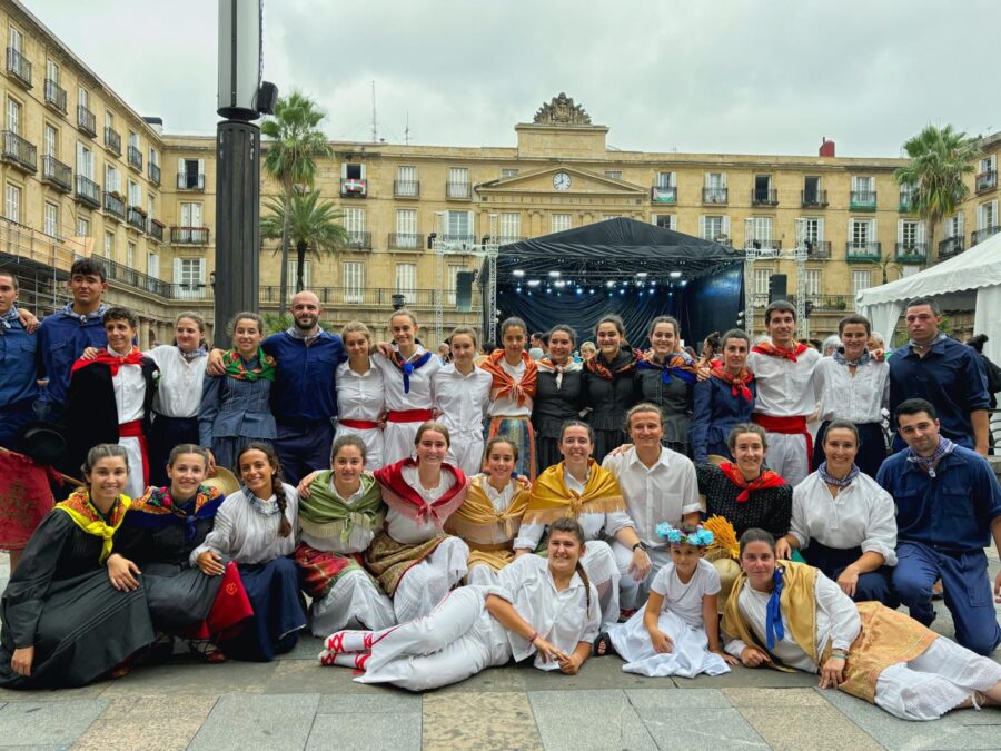 Zerutxu Dantza Taldea