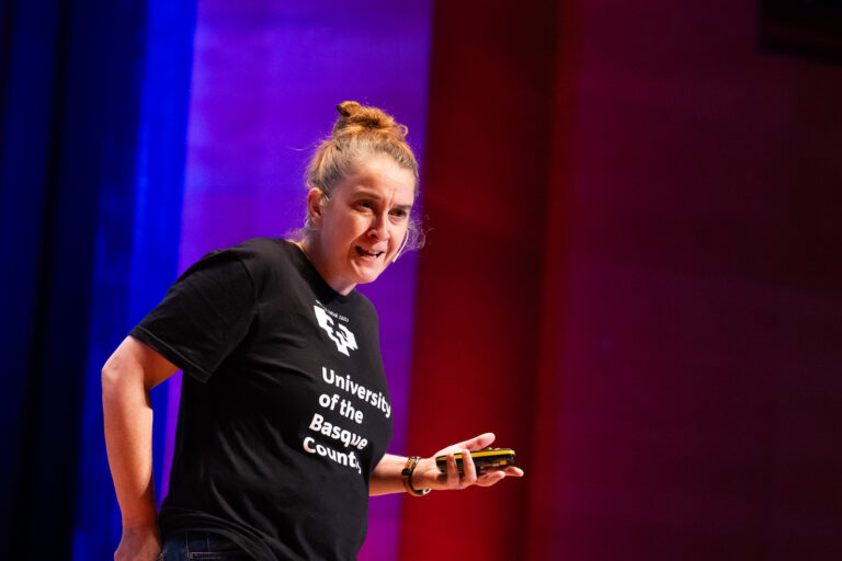 Emakumeak Lerroburura