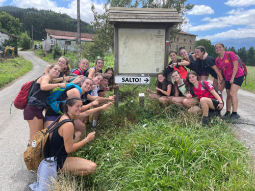 UEMAren Salto udalekuetan parte hartu duten gazteetako batzuk.