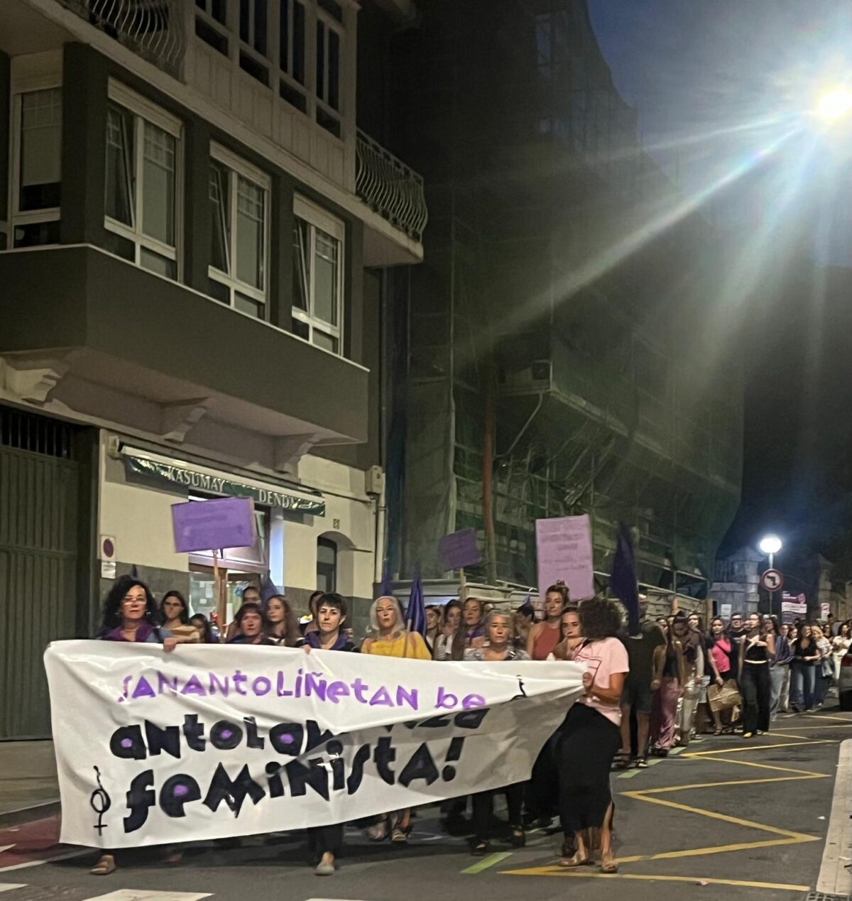 Lekeitioko Mugimendu Feministaren jaien aurreko manifestazioa.